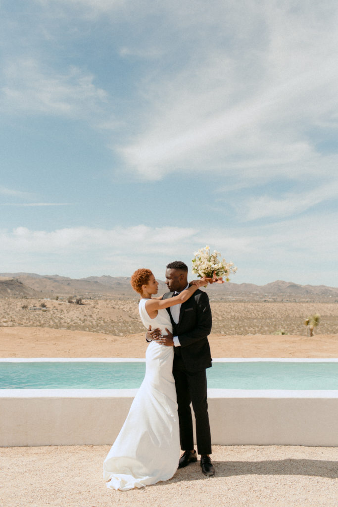 neutral and earthy desert wedding