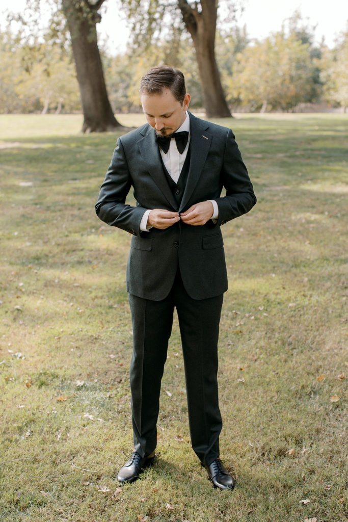 groom getting ready pictures